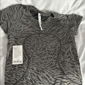 Lululemon Gray Zebra Print Swiftly Tech
